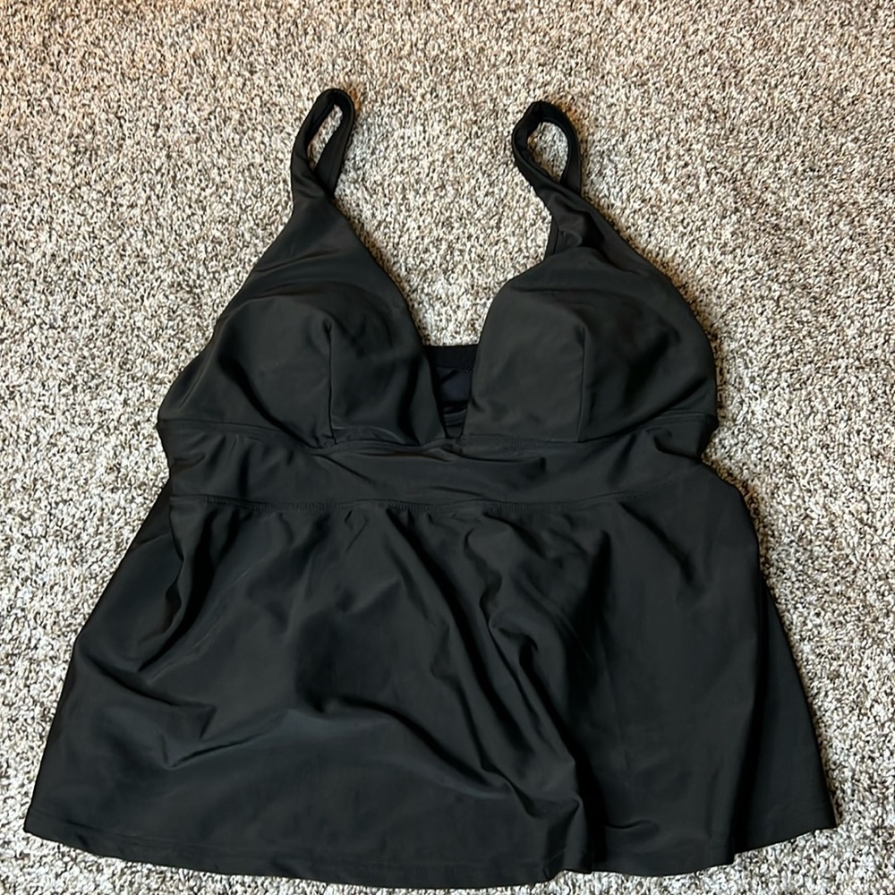 Women’s Old Navy tankini top, black, size L